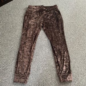 Lululemon Ready toRulu crushed velvet jogger sz 12